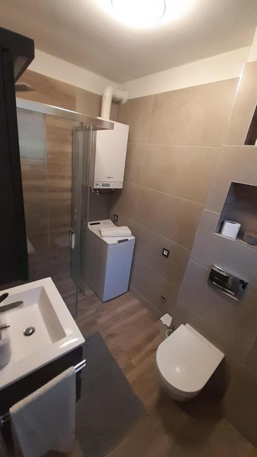 Vela Grota Apartment Rijeka Bagian luar foto