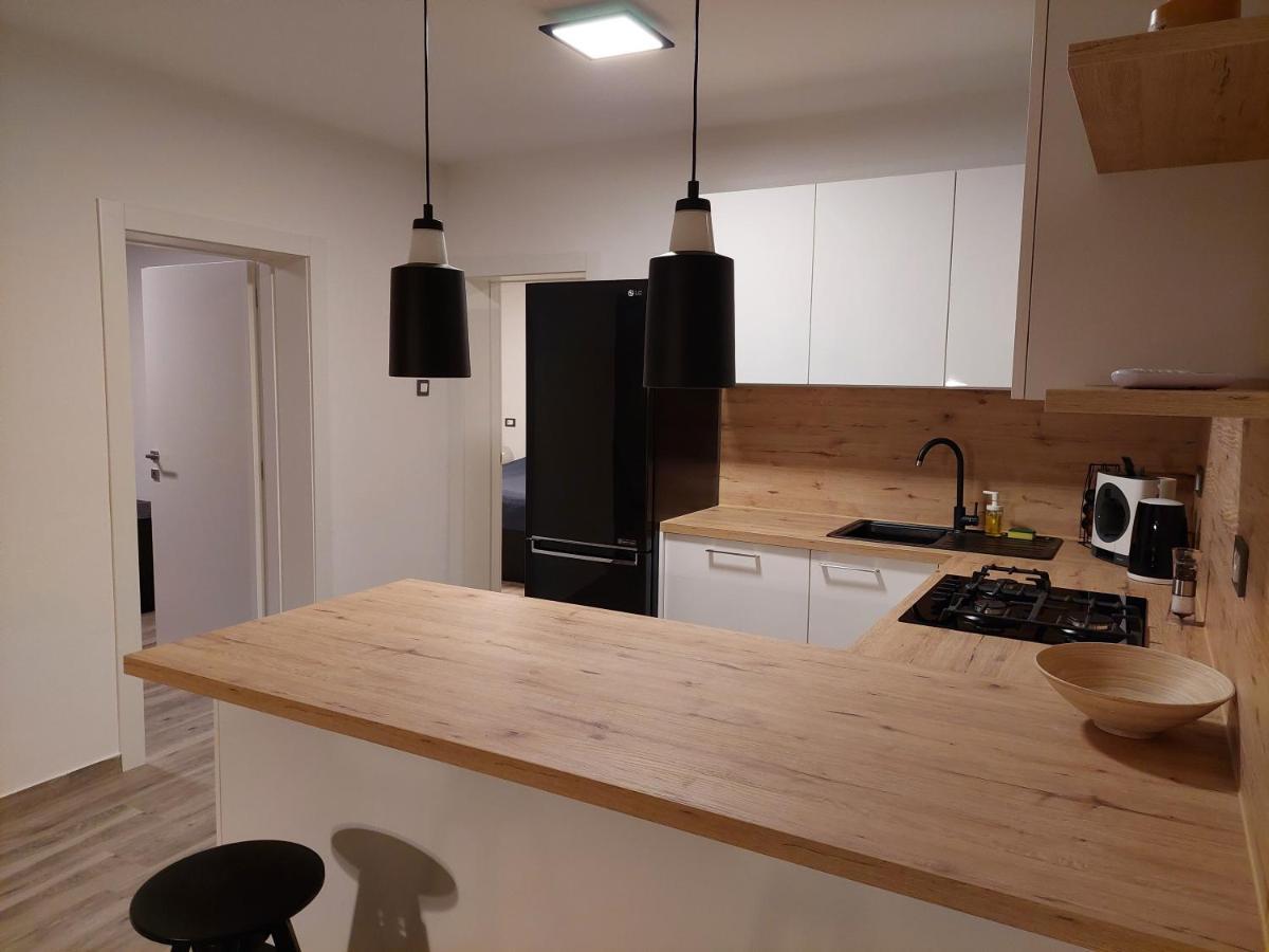 Vela Grota Apartment Rijeka Bagian luar foto
