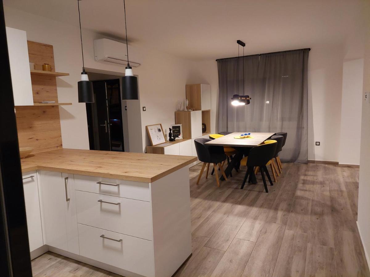 Vela Grota Apartment Rijeka Bagian luar foto