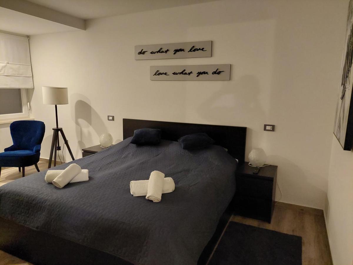 Vela Grota Apartment Rijeka Bagian luar foto